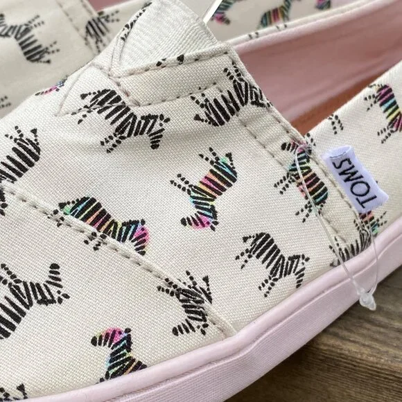 TOMS Zebra Print Slip-On Shoes Size 6 White Black Canvas Summer Travel - Picture 8 of 11